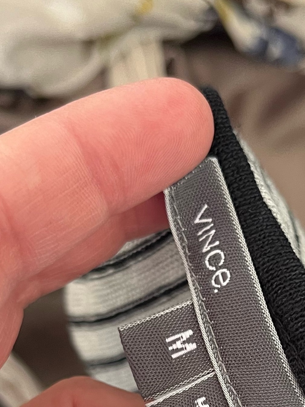 Vince Cream and Black Striped Scoop Tank medium chalk - Picture 3 of 3